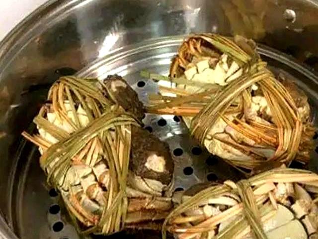 蒸螃蟹要多长时间才熟？牢记3个时间点，不掉腿不流黄，蟹肉鲜嫩