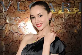 真会享受！洗米华和刘碧丽香港豪宅内景曝光，主卧周围摆满大镜子图片