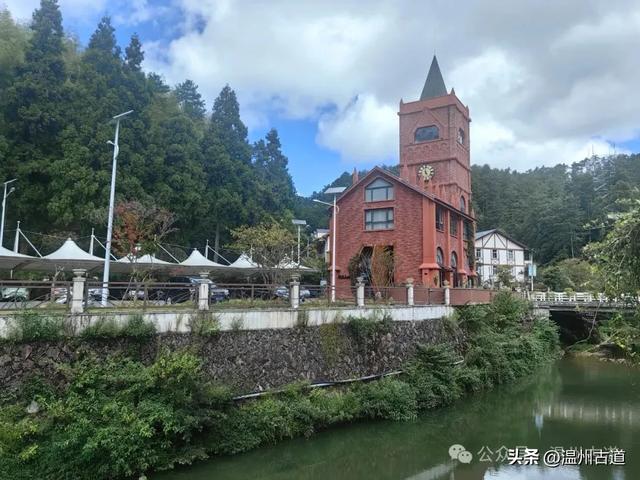 这个凭借21℃的天然清凉悄然“出圈”的森林小镇,别具异域风情!