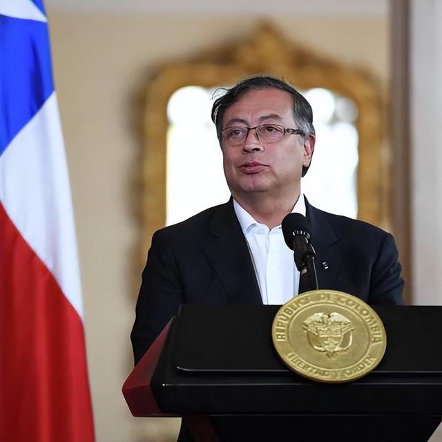 特朗普打响第一枪	，美军不宣而战，没想到第一个站出来的人却是他