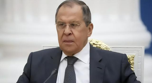 赶在解放军围台前，俄外长表态：若台海爆发冲突，俄支持中国统一