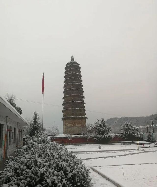 栗川砖塔，你与时光站成永恒