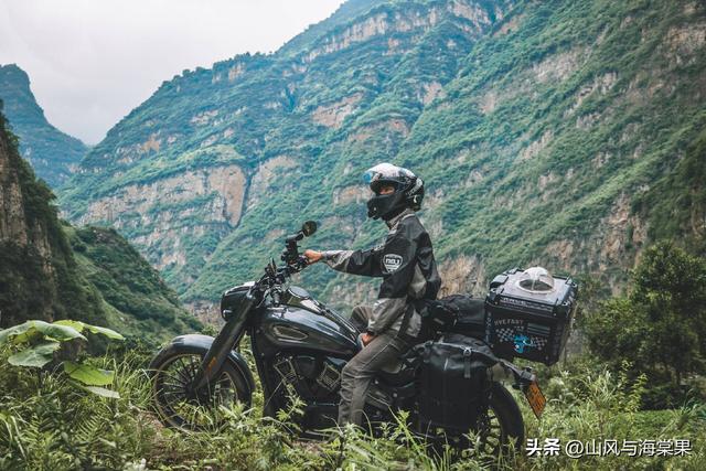 骑香帅YES418穿越大渡河峡谷，壮观景色令人沉醉