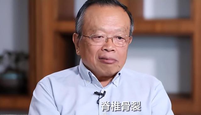 103岁杨振宁因病逝世！最后露面曝光，3年前曾因摔倒导致脊椎骨裂