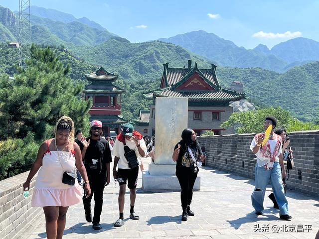 2025年“鼓岭缘”中美青少年合唱周居庸关活动成功举办
