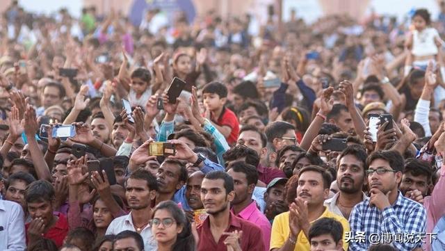 人口告别世界第一？二孩催生无效后，国家终于向住房出手了