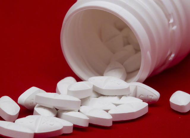 62岁男子不幸离世，医生：奥司他韦不要和这4种药搭配，不可忽视