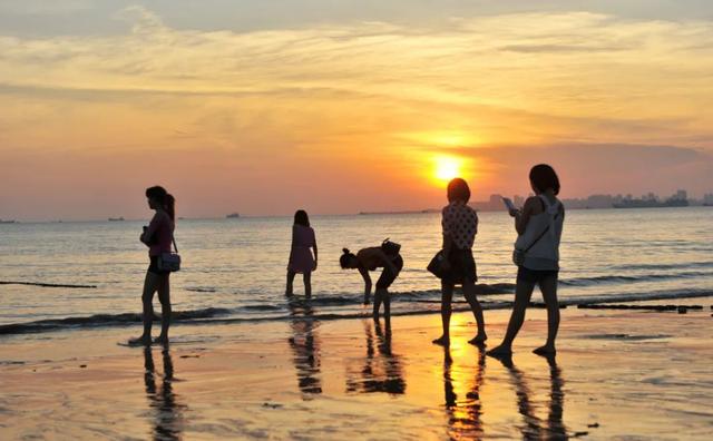 清凉一夏海南度假 | 坐“萝卜快跑”悠悠逛海口~