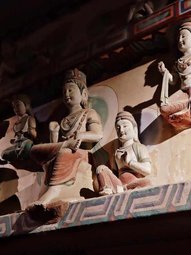 西夏皇家寺庙，35米绝美卧佛，国内仅存900年保留完好