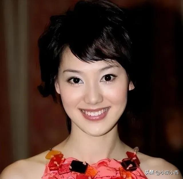 私生活混乱、被央视“开除”、陪睡上位，她身上哪个标签是真的？