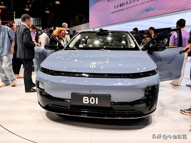 别再喊“烧钱货”！新势力绝地反击，三巨头亮出王牌改写行业格局