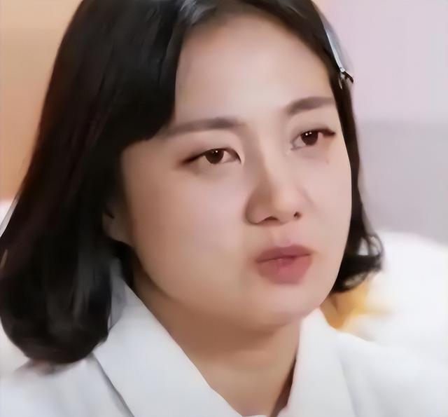 韩国艺人朴娜莱，又被曝在车上发生关系！强迫工作人员旁听