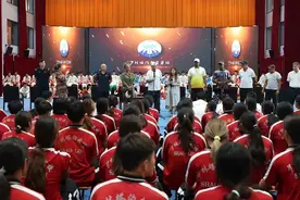 巴黎奥运会中国拳击队教练劳尔莅临塔沟武校图片