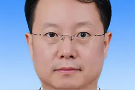 “75后”张伟，已任泸州市政府党组书记图片