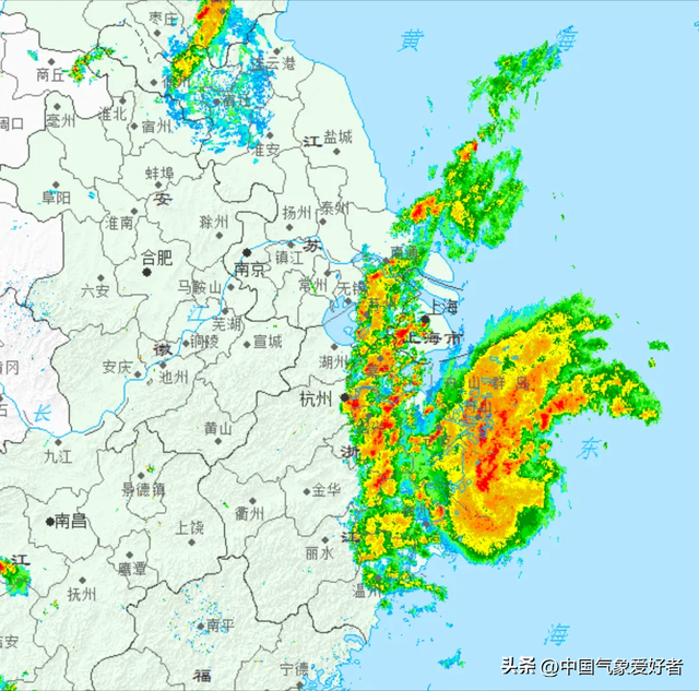 台风“竹节草”持续影响我国东海