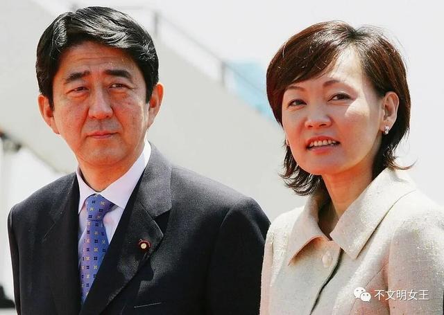61岁安倍昭恵：丈夫遇刺后搬离婆家，种地疗伤，常去安倍坟前上香