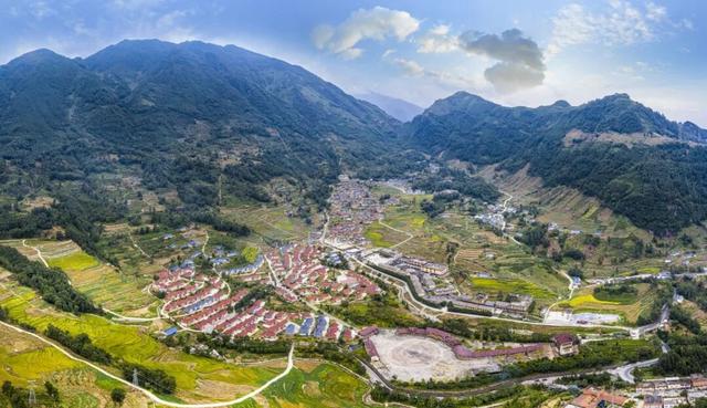 秋天还没过够？那就去乐山留住秋天！