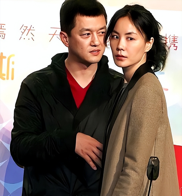 李亚鹏官宣离婚不到24小时，令人恶心的一幕发生了，汪峰也遭殃