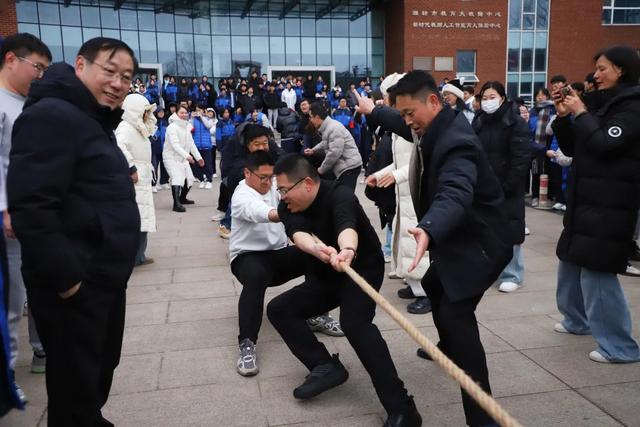 凝心聚力,气拔山河 | 恒德冬季拔河比赛热血开拔!
