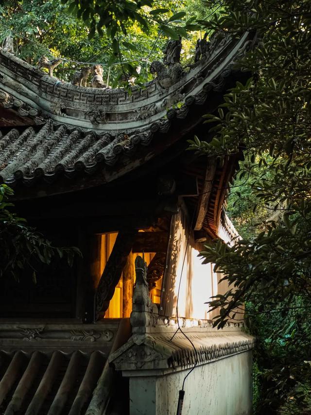 去了四川小香港，走高圆圆的路，被这座老城甜到了