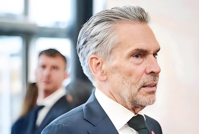 荷兰还不认错，中国要打到完全胜利，欧洲开始慌了：这么下去不行