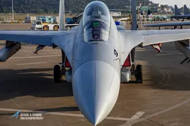 解放军62架战机抵近台岛，歼16D被锁定？赖岳谦：看不到的最可怕图片