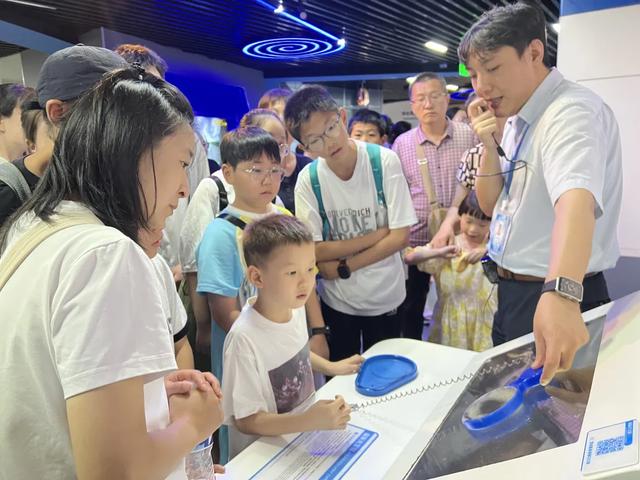 科技馆暑期“卷”疯了！3000万人次打卡新玩法