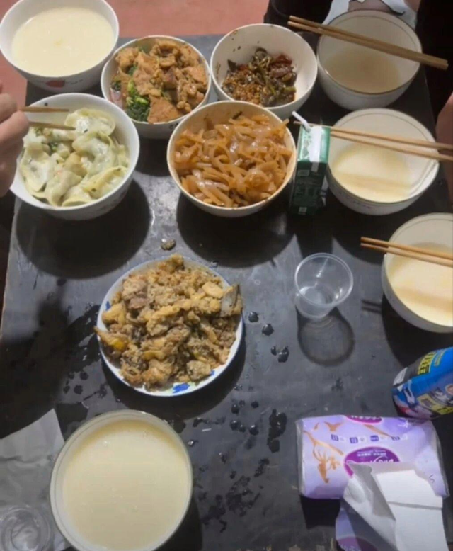 死刑！发小害死妻儿案宣判！家属拒注射死刑，文明不该给凶手体面