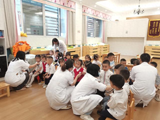 西南医科大学儿科学系、附院卫校与江阳区天骄幼儿园共建健康中心