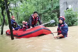 向“峰”而行写忠诚——唐河县迎战洪峰过境纪实图片