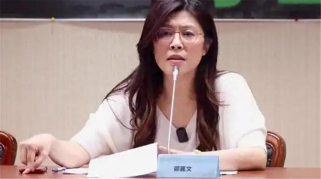登机赴京前，郑丽文做出第一波任命，统派被重用，朱立伦宣布大事