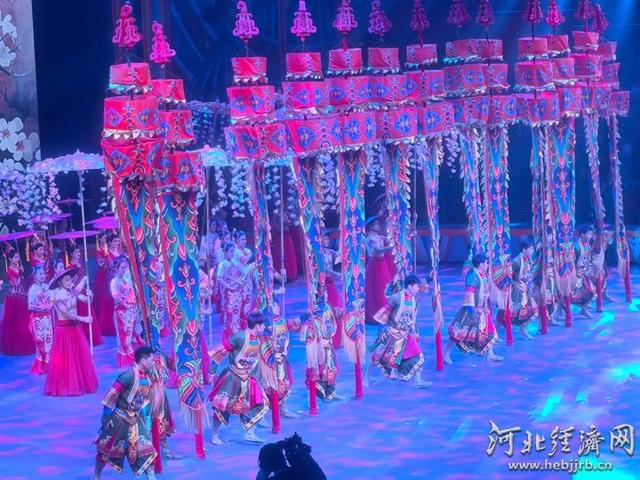 国庆中秋假期：吴桥杂技游“热辣滚烫”
