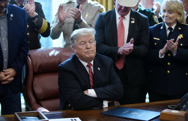 216:210！投票结束，特朗普就昭告天下、准备战争，5国被列入名单