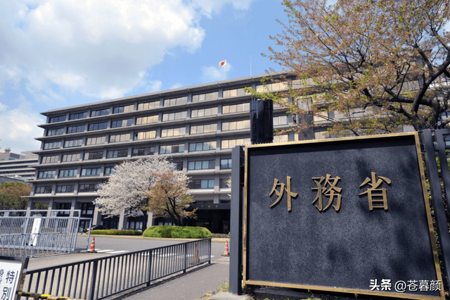 忍无可忍无须再忍，中国拿出最强硬的手段，对高市发出了开战预警