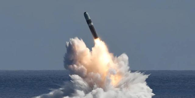 美国重启核试验，将推动全球秩序大乱！美国人麻了：总统怕是疯了