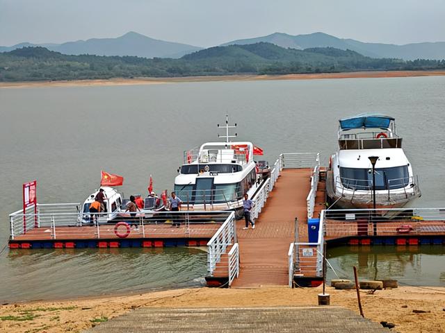 江西旅游：从白鹤湖到上饶集中营行 （图）