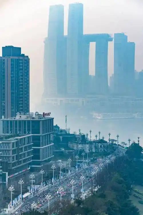 2026重庆马拉松奖金额创纪录!1月18日开赛 最快护士张水华职业首秀