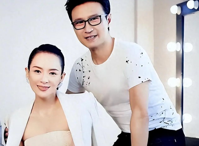 章子怡也没想到，离婚刚两年的54岁汪峰，竟走上了另一条上坡路