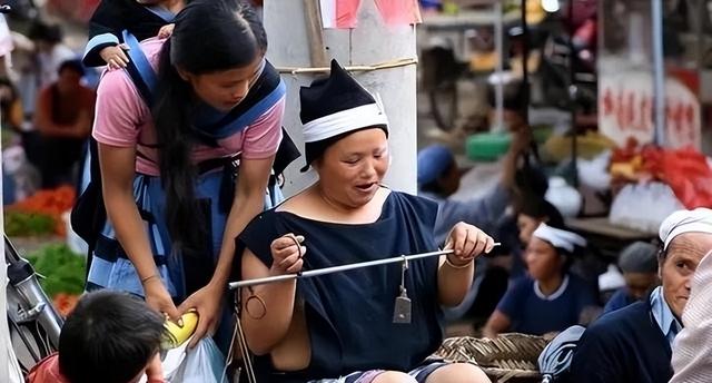 广西与贵州交界处的“菇类村”，女性衣着开放，以母系社会为主