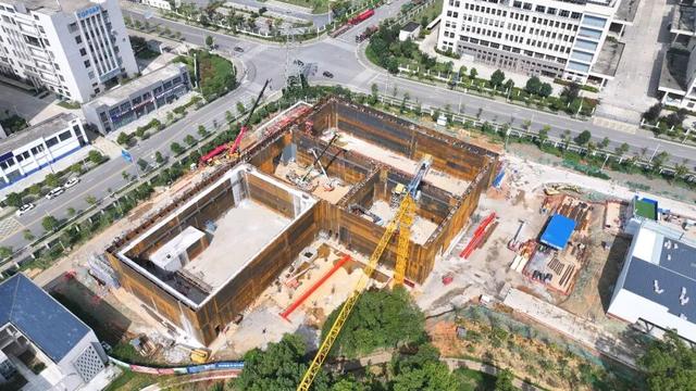 瑞昌市核物理应用研究院先进加速器研发应用中心建设项目子项二：坚守岗位赶工期 跑出建设“加速度”
