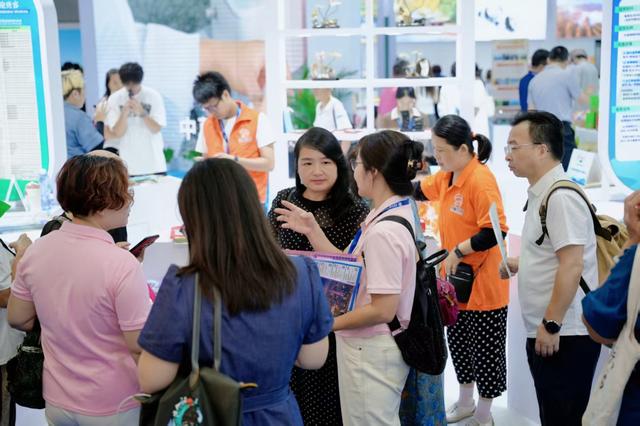 “壮美广西”亮相2025广东旅博会 多维展现八桂文旅新风采