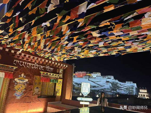 水均益泉州给女儿带娃	，与前妻18年后再同框，主动搭话对方却不理