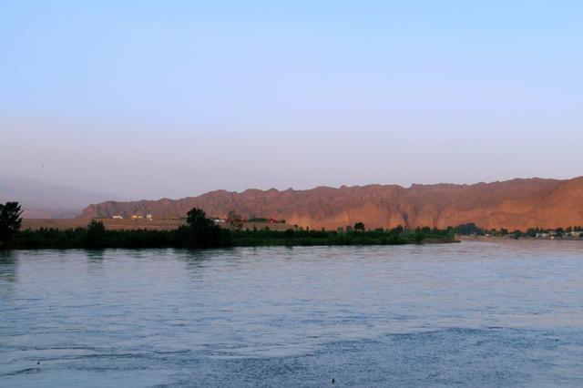 夕阳河边小村，黄河洄水湾（洄水湾）