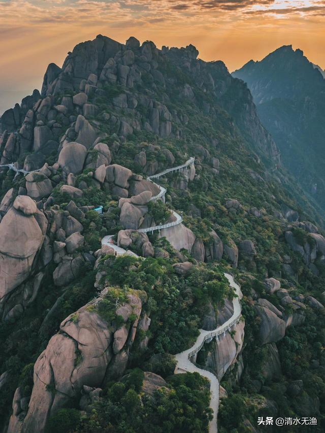 江西你糊涂啊不宣传这座山，颜值不输三清山，电梯坐到山顶