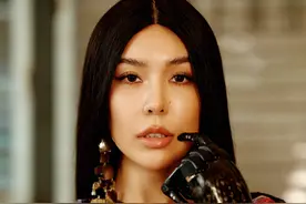 Jessica Du，失去了一只手，内心的拼图却完整了图片