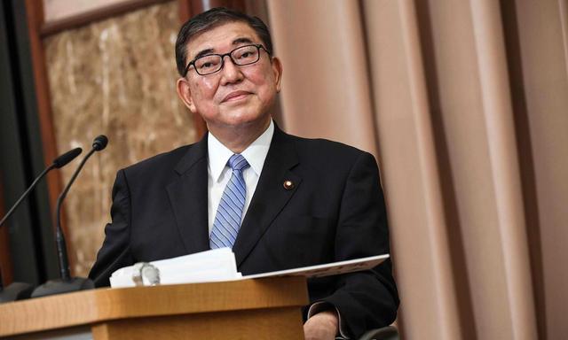 叫嚣击沉福建舰？日本右翼口号喊得震天响，一看自卫队人都招不齐