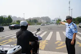 可以左转了！郑州首个！图片