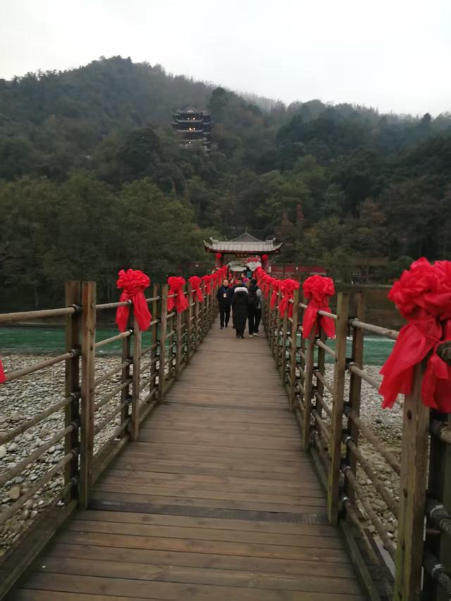 康有鹏 ｜严冬感怀“都江堰”