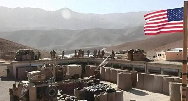 美国人还在做梦？翻出20年前旧历，嘲笑解放军登台难，战法已大变