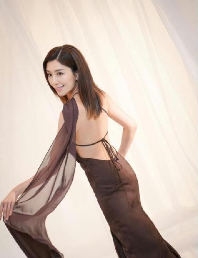 TVB前花旦婚后大解放真空上阵，大秀完美身材，为上镜好看狂减肥